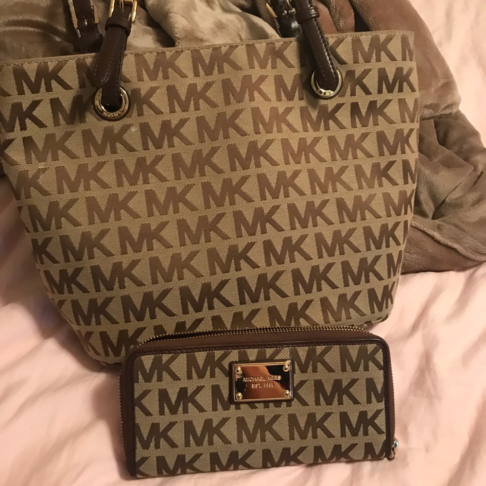 Michael Kors purse and wallet 👜👛